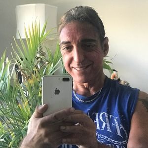 Meet your Posher, Elias